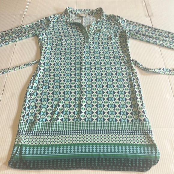 Donna Morgan Geometric Patterned Green white and Blue Dress w belt & buttons - Picture 4 of 14